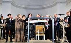 Музыкальное путешествие в прошлое  - юбилей Азербайджанского государственного оркестра народных инструментов (ФОТО)