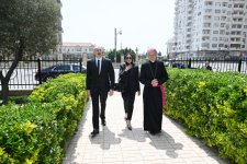 Президент Ильхам Алиев и Первая леди Мехрибан Алиева посетили церковь Пресвятой Девы Марии в Баку, выразили соболезнования в связи с кончиной Папы Римского Франциска (ФОТО/ВИДЕО)
