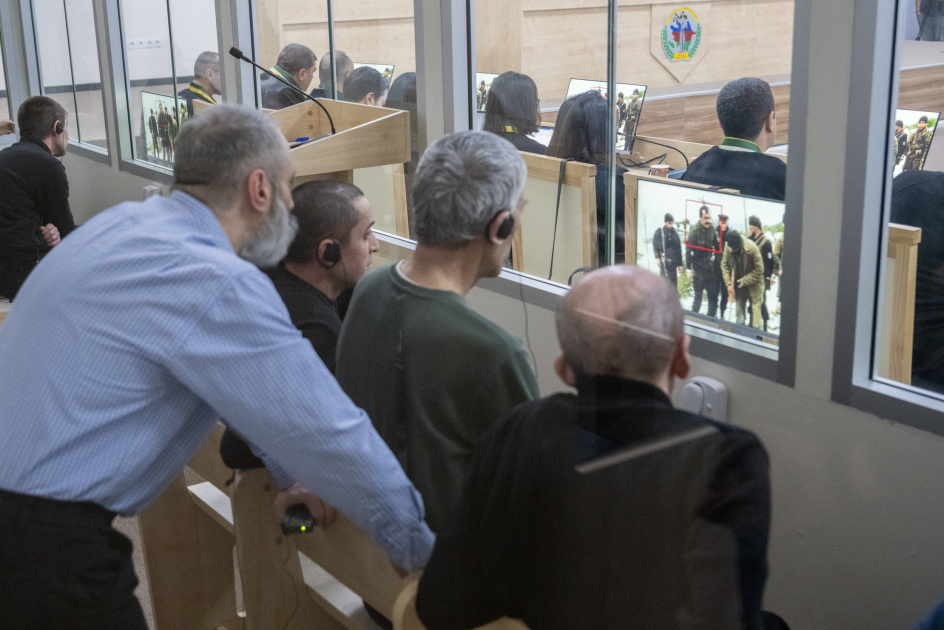 Продолжился суд над лицами, обвиняемыми в совершении многочисленных преступлений против азербайджанского народа (ФОТО)