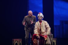 В Баку состоялась премьера спектакля "Минувшие дни" по произведению узбекского классика Абдуллы Кадыри (ФОТО)