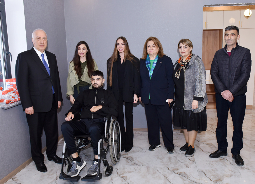 Вице-президент Фонда Гейдара Алиева Лейла Алиева и руководитель Баку Медиа Центра Арзу Алиева приняли участие в акции по посадке деревьев в Сумгайыте (ФОТО)
