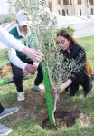 Вице-президент Фонда Гейдара Алиева Лейла Алиева и руководитель Баку Медиа Центра Арзу Алиева приняли участие в акции по посадке деревьев в Сумгайыте (ФОТО)