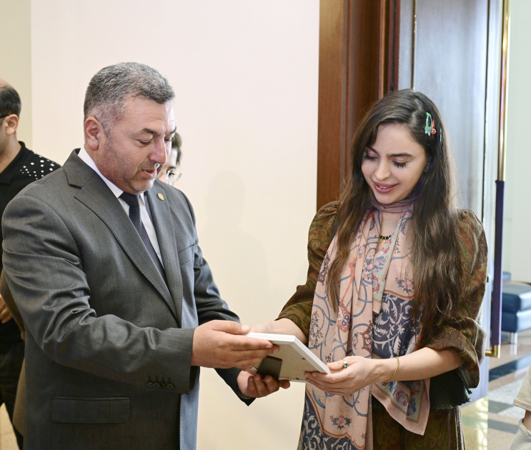 Вице-президент Фонда Гейдара Алиева Лейла Алиева и руководитель Баку Медиа Центра Арзу Алиева посетили Нахчыван (ФОТО)