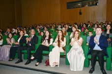 Вице-президент Фонда Гейдара Алиева Лейла Алиева и руководитель Баку Медиа Центра Арзу Алиева ознакомились с творческим процессом людей, принадлежащих к уязвимым группам (ФОТО)