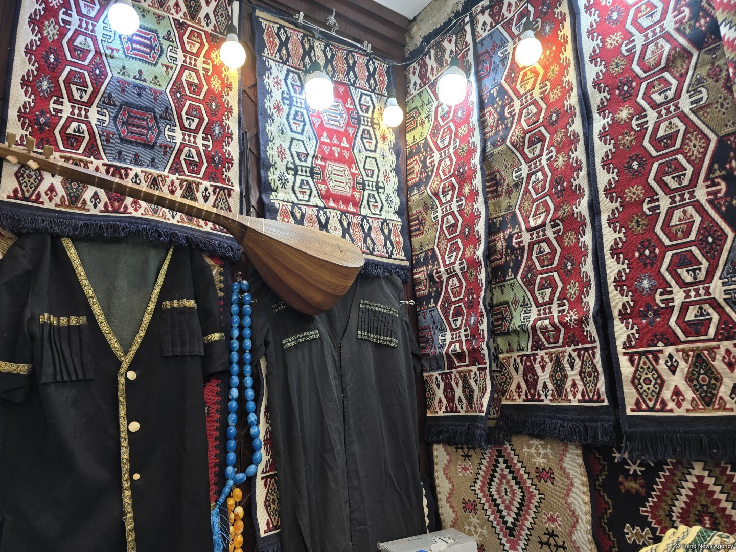 В старинной части Баку открылся Международный фестиваль ковра – путешествие в мир сказки (РЕПОРТАЖ, ФОТО)
