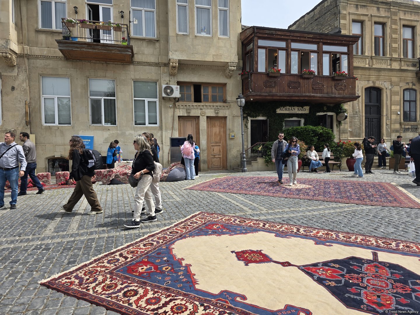 В старинной части Баку открылся Международный фестиваль ковра – путешествие в мир сказки (РЕПОРТАЖ, ФОТО)