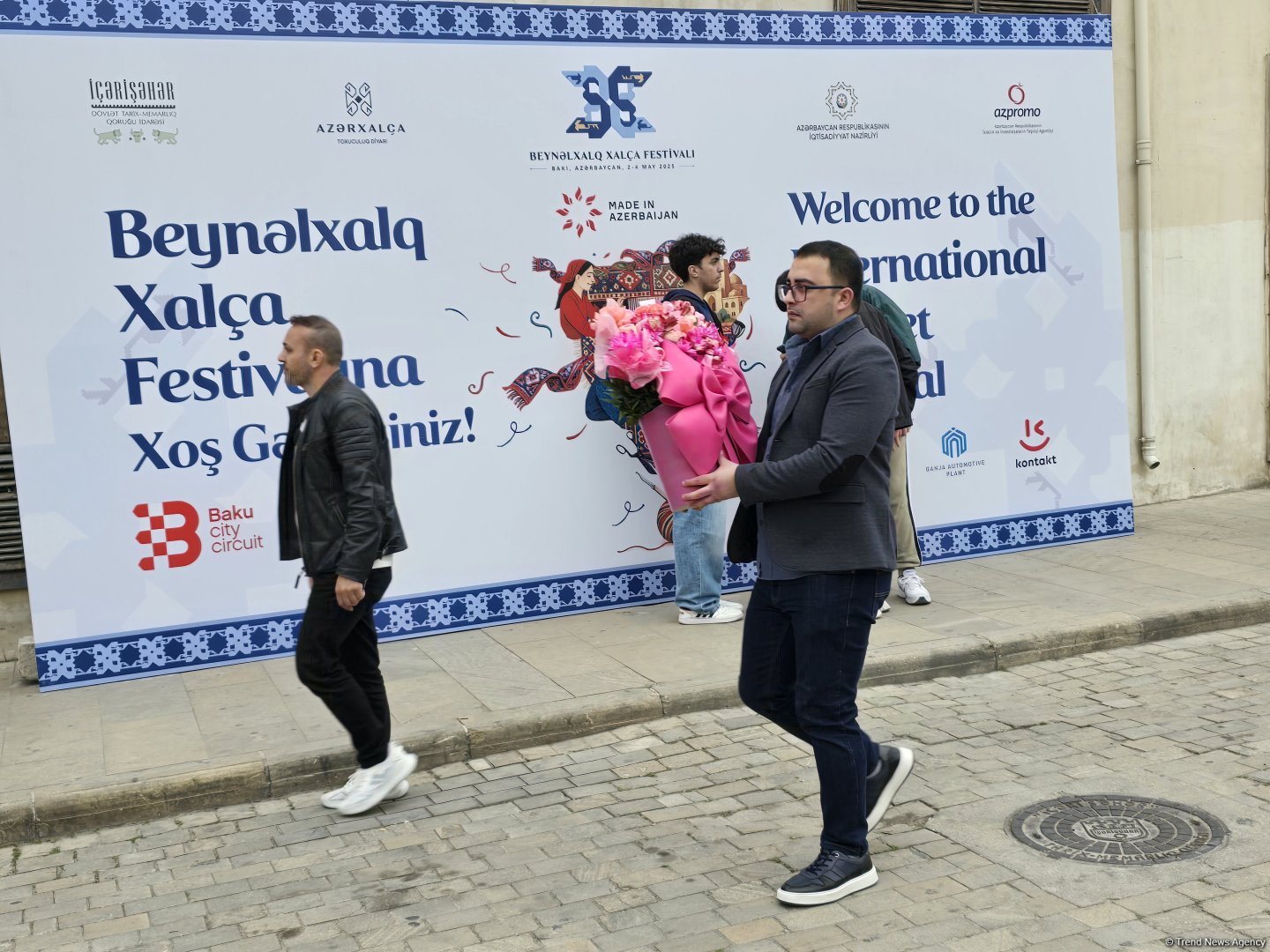 В старинной части Баку открылся Международный фестиваль ковра – путешествие в мир сказки (РЕПОРТАЖ, ФОТО)