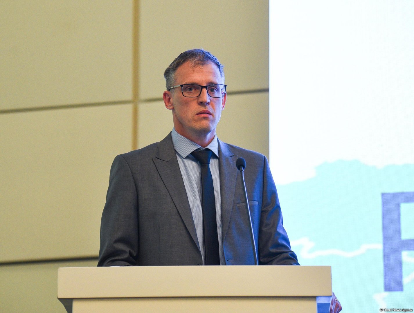 Азербайджанские студенты смогут пройти программу интенсивного обучения фармацевтики в венгерском университете