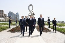 Премьер-министр Республики Беларусь посетил Парк Победы в Баку (ФОТО)