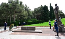 Премьер-министр Беларуси посетил Аллею почетного захоронения (ФОТО)
