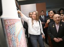 В Азербайджанском национальном музее ковра открылась иммерсивная выставка "Рабатское ковровое искусство" (ФОТО)