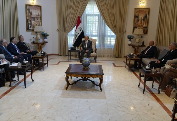 Azerbaijani FM addresses current situation in Middle East with Iraqi Speaker