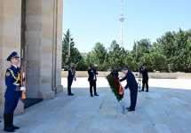 Генеральный секретарь Центрального комитета Коммунистической партии Вьетнама посетил Аллею шехидов (ФОТО)