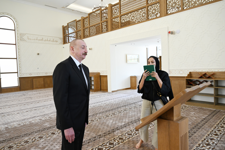 Президент Ильхам Алиев и Первая леди Мехрибан Алиева приняли участие в открытии мечети в селе Дашалты Шушинского района (ФОТО/ВИДЕО)