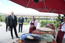 Президент Ильхам Алиев принял участие в открытии животноводческого комплекса ООО Крестьянско-фермерское хозяйство Qoç Ət на территории села Ханабад Ходжалинского района (ФОТО/ВИДЕО)