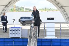 Президент Ильхам Алиев и Первая леди Мехрибан Алиева приняли участие в церемонии закладки фундамента четвертого жилого комплекса в Шуше (ФОТО/ВИДЕО)