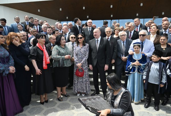 “Qarabağ, can Qarabağ, ana yurdum!” - интересные кадры из поездки Президента Ильхама Алиева в Агдам (ВИДЕО)