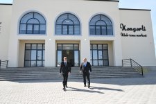 Президент Ильхам Алиев ознакомился с условиями, созданными в сельском клубно-общинном центре в селе Кенгерли Агдамского района (ФОТО)