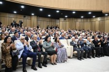 Президент Ильхам Алиев и Первая леди Мехрибан Алиева приняли участие в открытии Агдамского центра мугама (ФОТО/ВИДЕО)