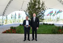 Президент Ильхам Алиев встретился с жителями, переселившимися в село Кенгерли Агдамского района, вручил им ключи от домов (ФОТО/ВИДЕО)