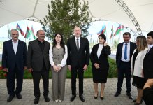 Президент Ильхам Алиев встретился с жителями, переселившимися в село Кенгерли Агдамского района, вручил им ключи от домов (ФОТО/ВИДЕО)