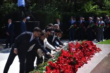 Азербайджанский народ чтит память великого лидера Гейдара Алиева (ФОТО)