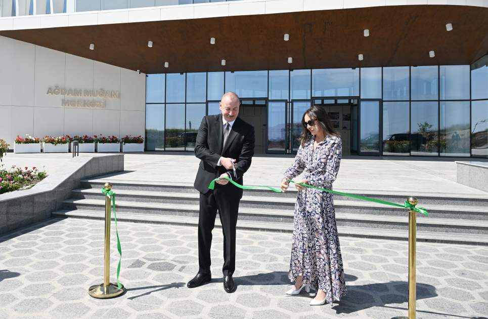 Президент Ильхам Алиев и Первая леди Мехрибан Алиева приняли участие в открытии Агдамского центра мугама (ФОТО)