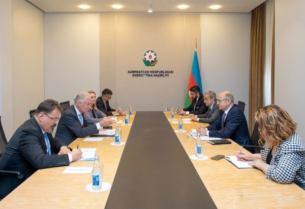 Azerbaijan brainstorms natural gas, green energy, hydrogen exports to Europe (PHOTO)