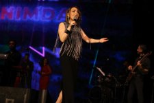 Говорящая со слушателем языком сердца! Машина времени Севды Алекперзаде от 90-х до современности (ФОТО)