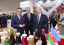 Президент Ильхам Алиев ознакомился с выставками InterFood Azerbaijan и Caspian Agro (ФОТО)