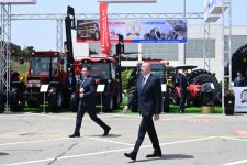 Президент Ильхам Алиев ознакомился с выставками InterFood Azerbaijan и Caspian Agro (ФОТО)