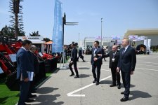 Президент Ильхам Алиев ознакомился с выставками InterFood Azerbaijan и Caspian Agro (ФОТО)