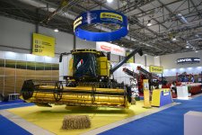 Президент Ильхам Алиев ознакомился с выставками InterFood Azerbaijan и Caspian Agro (ФОТО)