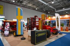 Президент Ильхам Алиев ознакомился с выставками InterFood Azerbaijan и Caspian Agro (ФОТО)