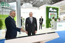 Президент Ильхам Алиев ознакомился с выставками InterFood Azerbaijan и Caspian Agro (ФОТО)