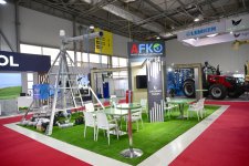 Президент Ильхам Алиев ознакомился с выставками InterFood Azerbaijan и Caspian Agro (ФОТО)