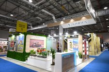 Президент Ильхам Алиев ознакомился с выставками InterFood Azerbaijan и Caspian Agro (ФОТО)