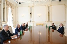 Президент Азербайджана Ильхам Алиев принял министра национальной обороны Турции (ФОТО/ВИДЕО)