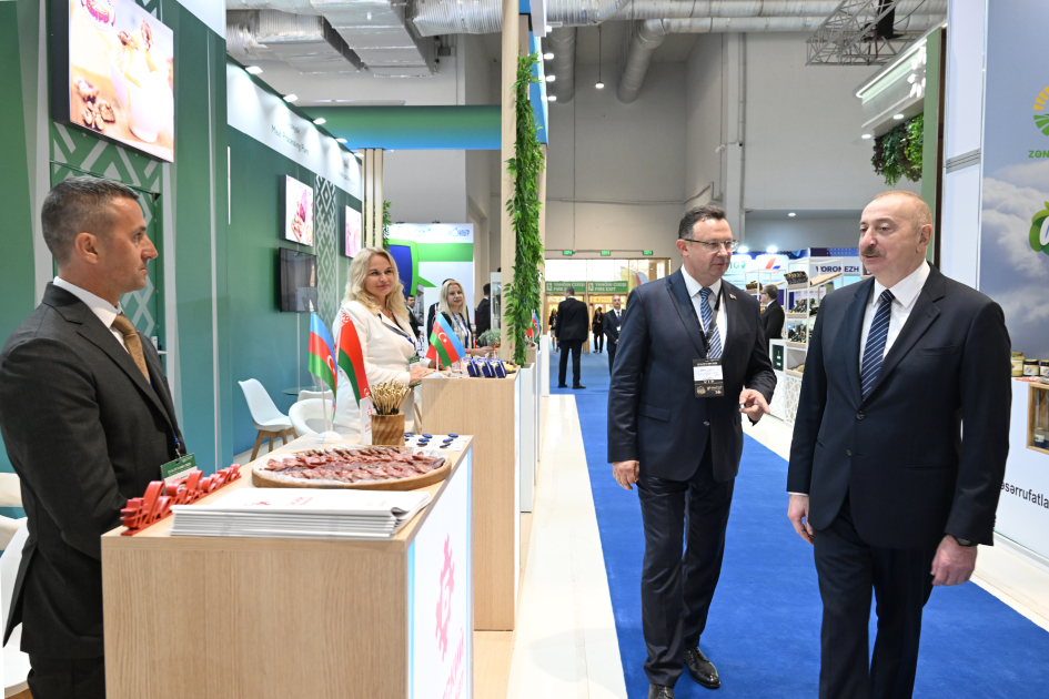 Президент Ильхам Алиев ознакомился с выставками InterFood Azerbaijan и Caspian Agro (ФОТО)