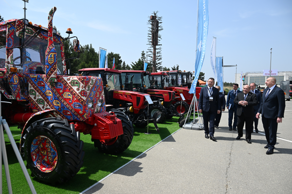 Президент Ильхам Алиев ознакомился с выставками InterFood Azerbaijan и Caspian Agro (ФОТО)