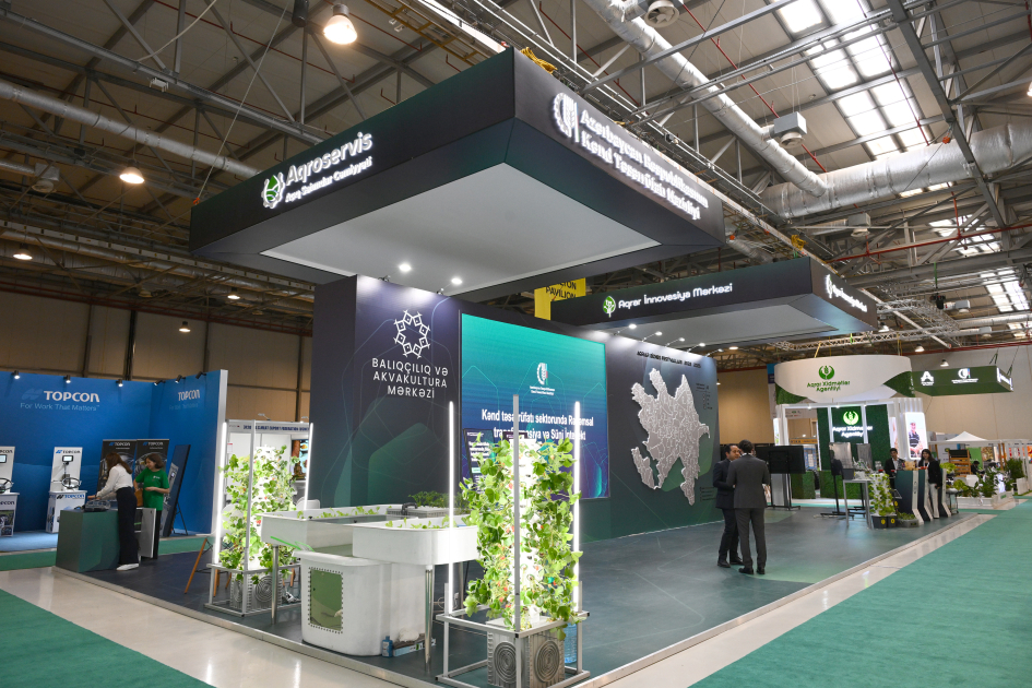 Президент Ильхам Алиев ознакомился с выставками InterFood Azerbaijan и Caspian Agro (ФОТО)