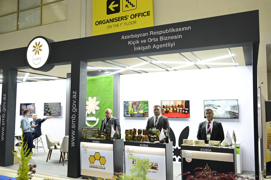 Президент Ильхам Алиев ознакомился с выставками InterFood Azerbaijan и Caspian Agro (ФОТО)