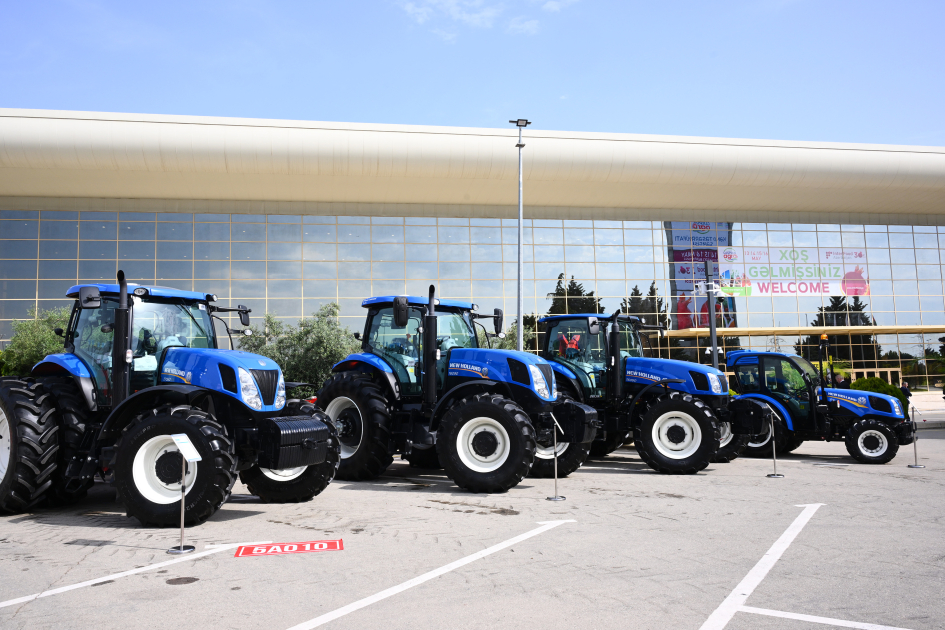 Президент Ильхам Алиев ознакомился с выставками InterFood Azerbaijan и Caspian Agro (ФОТО)