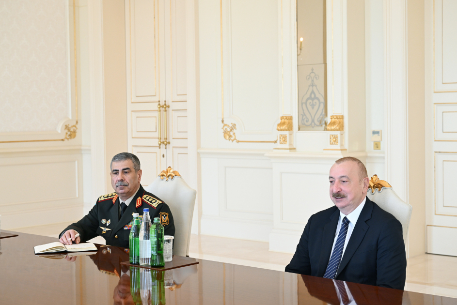 Президент Азербайджана Ильхам Алиев принял министра национальной обороны Турции (ФОТО/ВИДЕО)