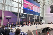 Министр экономики Азербайджана принял участие в заседаниях и встречах в рамках ежегодного собрания ЕБРР (ФОТО)