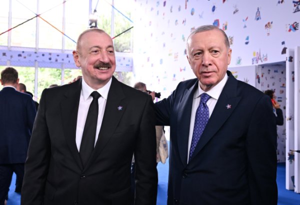 Президент Ильхам Алиев встретился в Албании с Президентом Реджепом Тайипом Эрдоганом