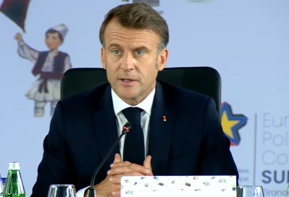 Франция поддерживает усилия Баку и Еревана в подписании мирного договора - Макрон