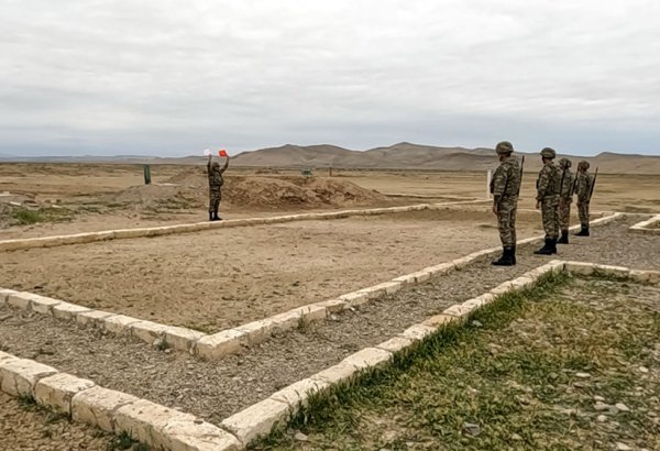 В Азербайджане проводятся практические занятия с военнообязанными (ФОТО)