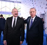 Президент Ильхам Алиев принял участие в пленарной сессии открытия 6-го Саммита Европейского политического сообщества (ФОТО/ВИДЕО)