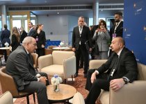 Президент Ильхам Алиев провел неформальную встречу с премьер-министром Армении в Тиране (ФОТО/ВИДЕО)